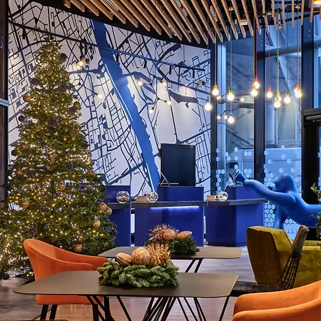 Express - - The Hub By Ihg מלון 3*