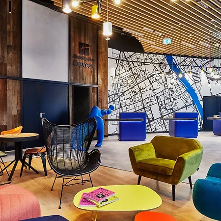 Express - - The Hub By Ihg 3* ורשה