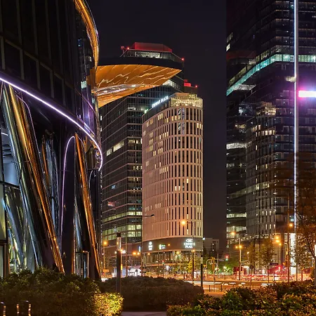 מלון Express - - The Hub By Ihg 3*