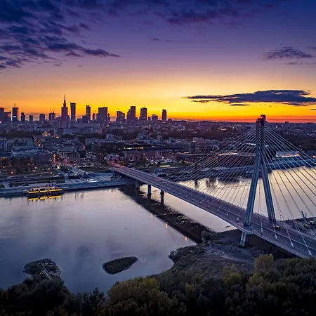 Express - - The Hub By Ihg