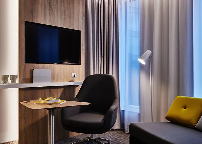 Express - - The Hub By Ihg