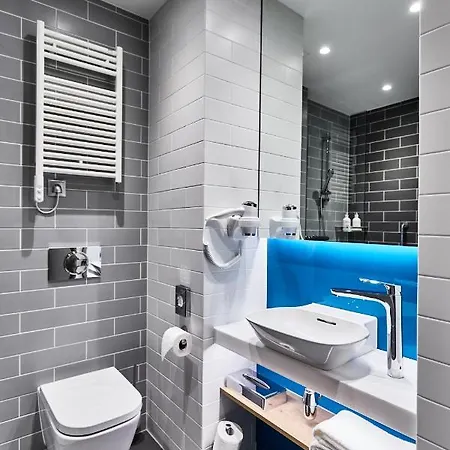 Express - - The Hub By Ihg