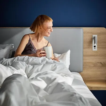 Express - - The Hub By Ihg Hotel 3*