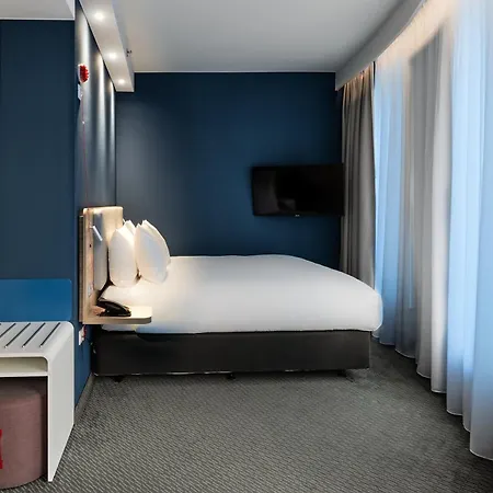 Express - - The Hub By Ihg