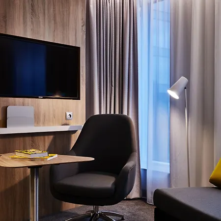 Express - - The Hub By Ihg