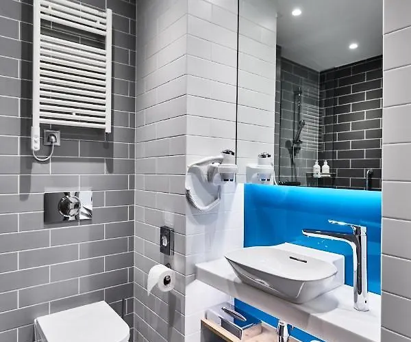 Express - - The Hub By Ihg