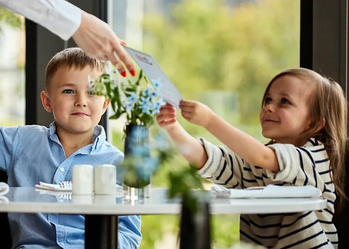 Express - - The Hub By Ihg Varsovia