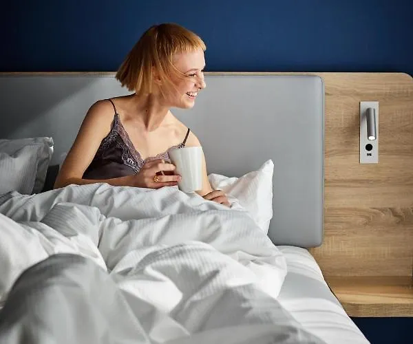 Express - - The Hub By Ihg Hotel 3*