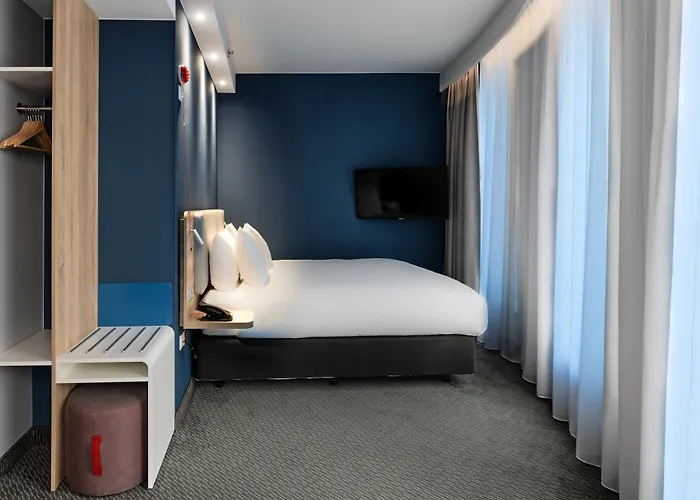 Express - - The Hub By Ihg