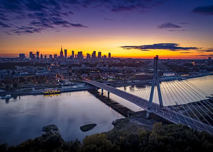 Express - - The Hub By Ihg