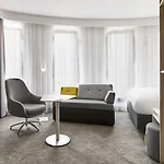 Express - - The Hub By Ihg Hotel Warszawa